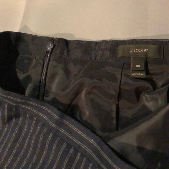 COPY - Cute and unique JCrew swing skirt - Picture 3 of 6